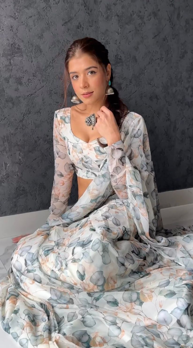 Incomparable 1-Minute Ready To Wear White Georgette Saree