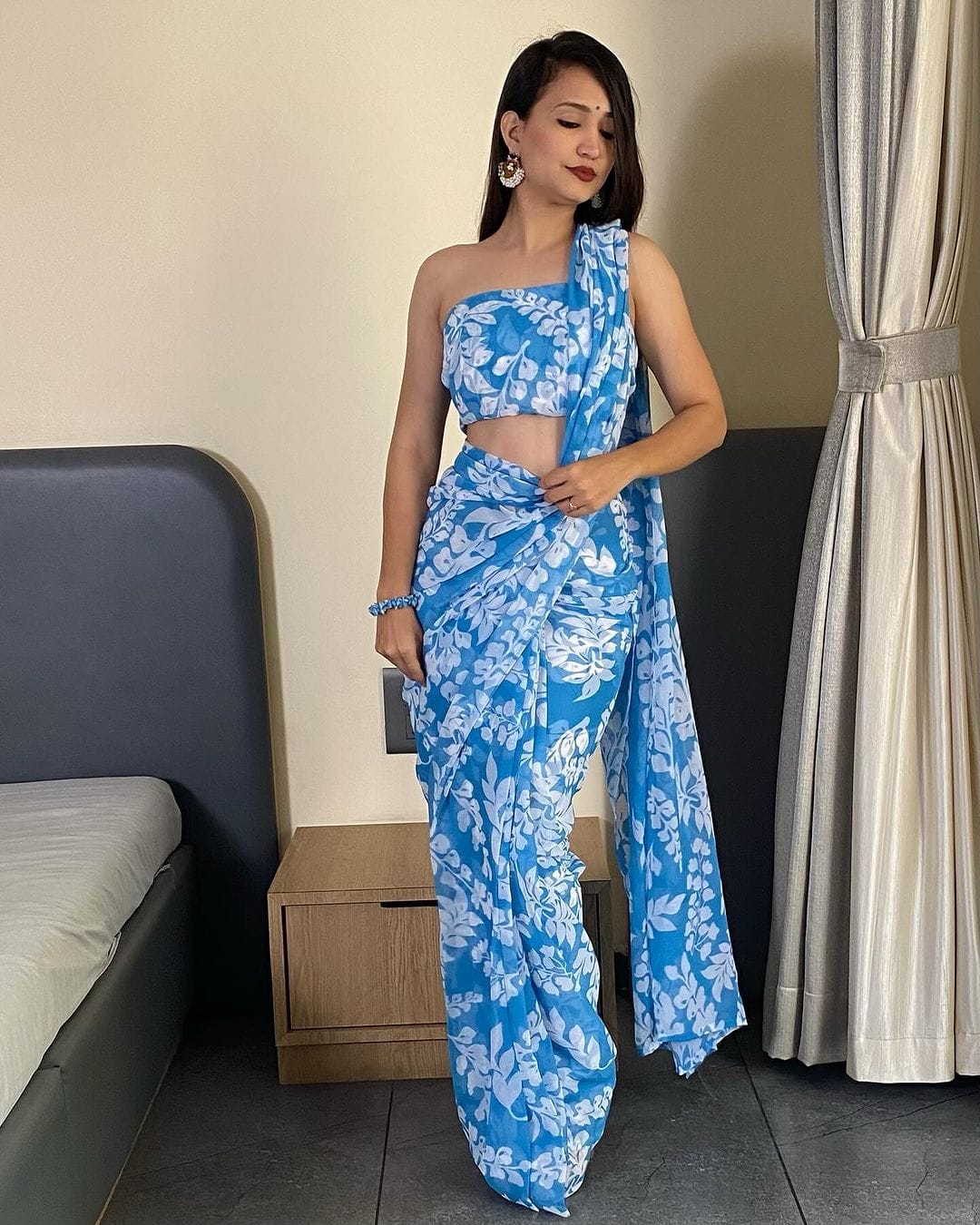 Deserving 1-Minute Ready To Wear Firozi Georgette Saree